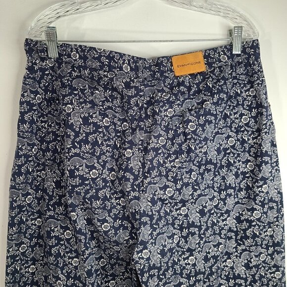 Evan Picone Plus Navy and White Dainty  Floral Capri Twill Denim Jeans - Picture 2 of 6